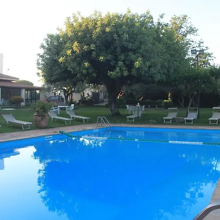 Mothuq Garden House לינה וארוחת בוקר